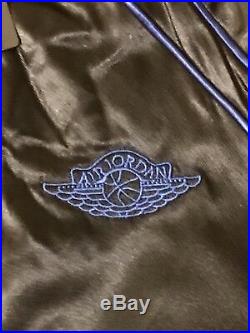 Air Jordan 1 Wings Royal Satin Jacket AA0350-010 Size Large VERY RARE