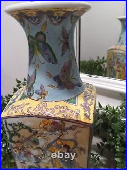Beautiful Hand Crafted Large Canton Porcelain Vase China 19th Century Very Rare