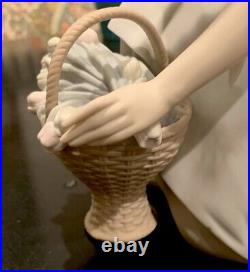 Large Retired Very Rare Bisque Lladro girl with tulips. 10 figurine