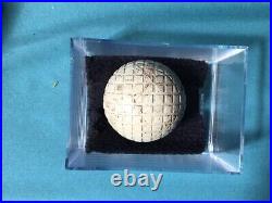 Rare Very large line cut gutty vintage golf ball, advertising piece Or