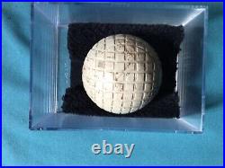 Rare Very large line cut gutty vintage golf ball, advertising piece Or