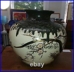 Rare and Very Large Japanese Satsuma Vase or Urn, Late Edo/Early Meiji Period