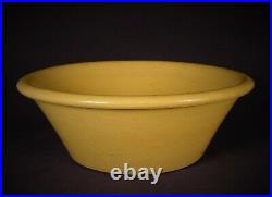 VERY RARE ANTIQUE AMERICAN 1800s LARGE MILK PAN BOWL with PAD FEET YELLOW WARE