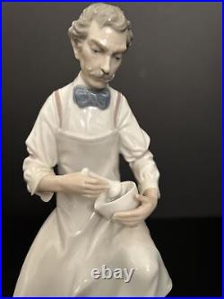 VERY RARE Lladro Pharmacist vinta figurine large piece retired in 1985