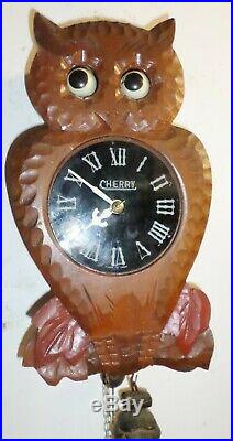 Very Nice Large Rare Moving Eyes Hand Carved Wood Owl Weight Driven Wall Clock