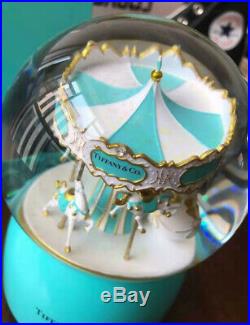 Very Rare 2018 Tiffany and co snow globe large rotating with music luxury gifts
