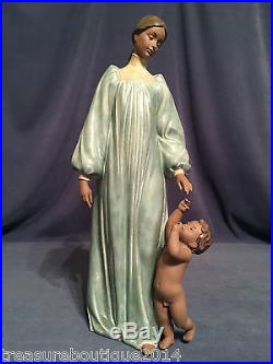 Very Rare & Large 15.25 Lladro Loving Steps Mother & Child (2452 Mint) Gres
