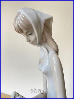 Very Rare Pales S Spain Large The Girl Reading Book Statue Excellent 15 Tall