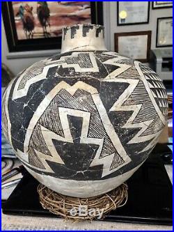 Very Rare Super Large SOCORRO Anasazi Pottery Olla