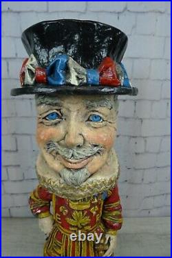 Vintage Queens Guard BEEFEATER Statue Gin Large 22 and heavy VERY RARE