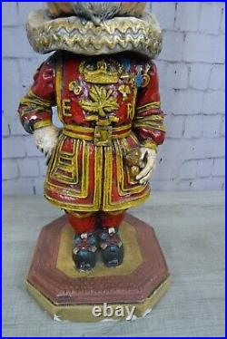 Vintage Queens Guard BEEFEATER Statue Gin Large 22 and heavy VERY RARE